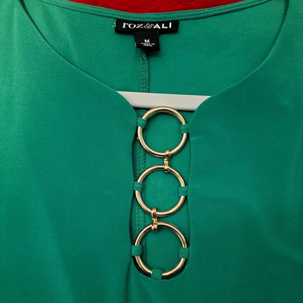 Roz & Ali Emerald Green Mini Dress - Picture 3 of 6